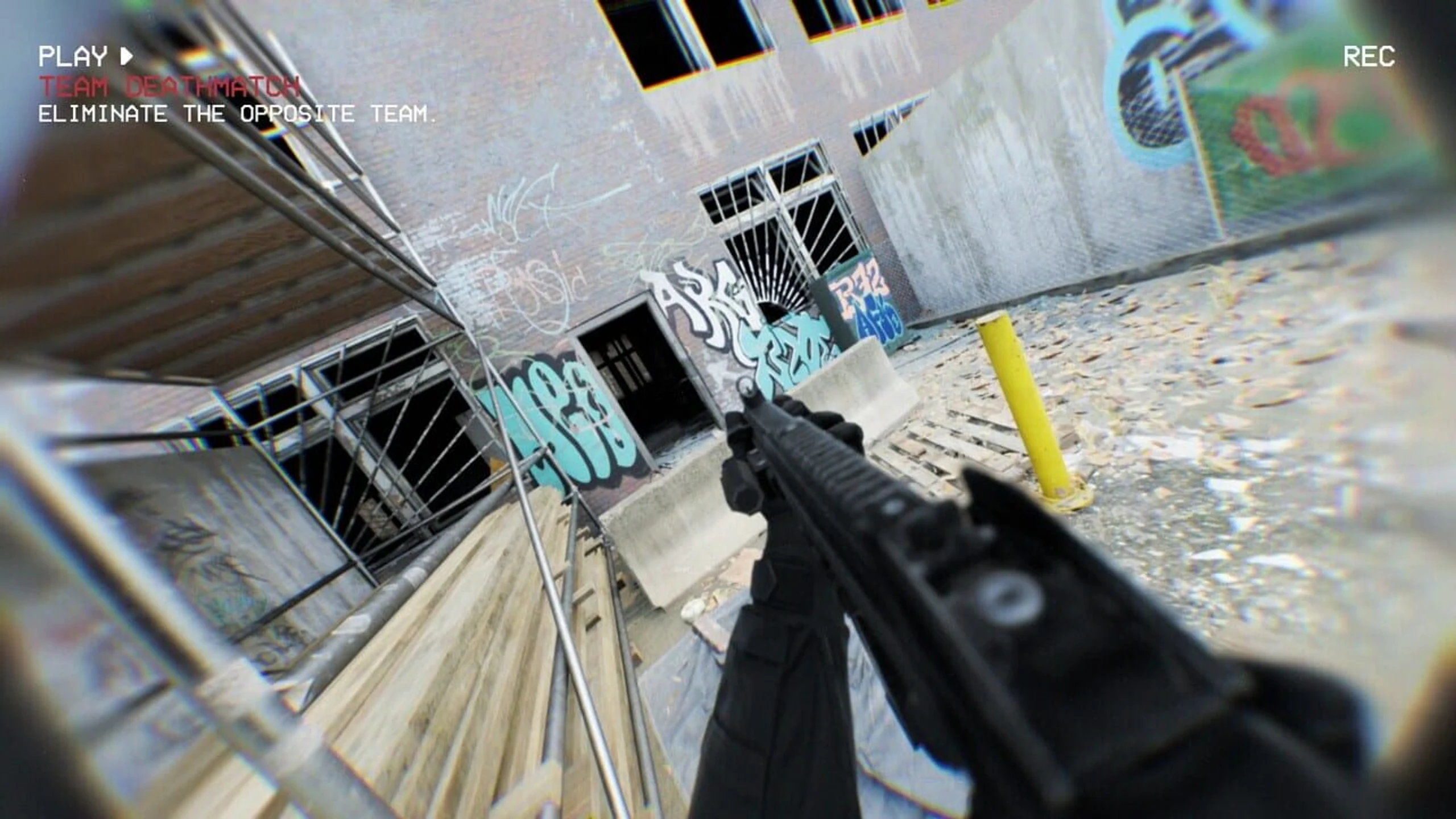 Scav player moving toward extract with loot in Bodycam